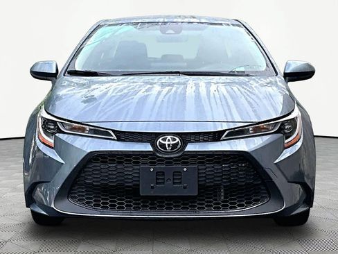 Used 2022 Toyota Corolla LE FWD image 4