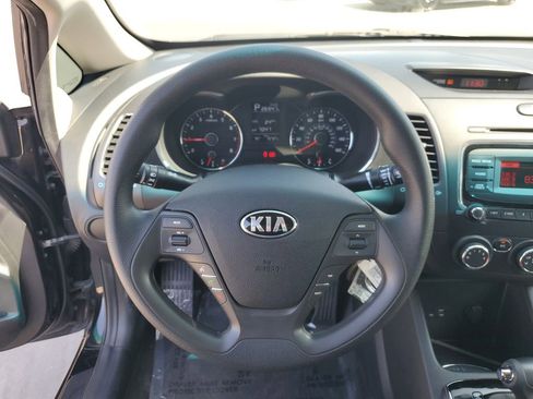 Used 2017 Kia Forte LX image 19
