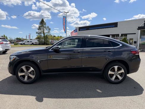 Used 2022 Mercedes-Benz GLC 300 4MATIC Coupe image 38