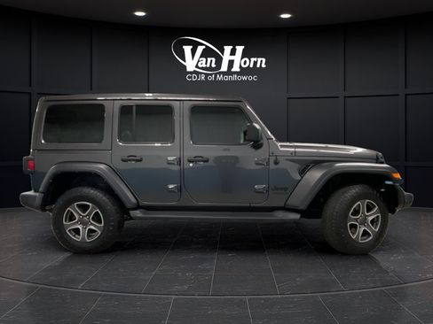 Used 2022 Jeep Wrangler Unlimited Sport w/ Sun And Sound Package AWD/4WD image 8