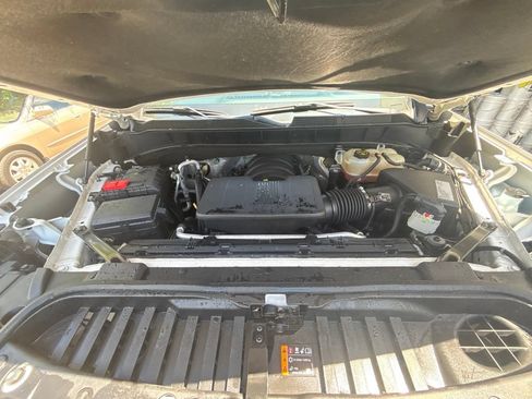 Used 2019 Chevrolet Silverado 1500 High Country w/ Technology Package AWD/4WD image 24