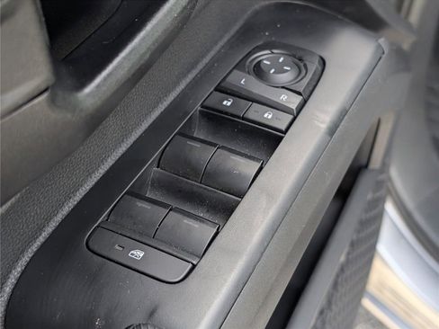 Used 2025 Toyota Tacoma SR5 image 14