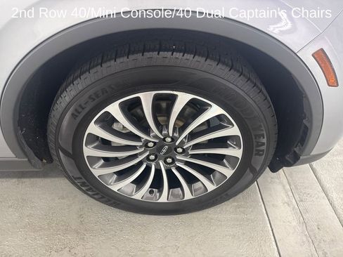 Used 2023 Lincoln Aviator 2WD w/ Premium Package image 4