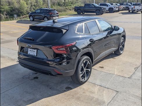New 2026 Chevrolet Trax RS FWD image 7