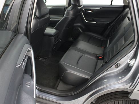 Used 2023 Toyota RAV4 XLE Premium FWD image 29