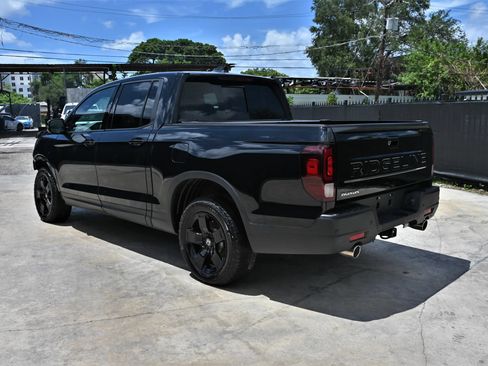 Used 2025 Honda Ridgeline Black Edition image 3