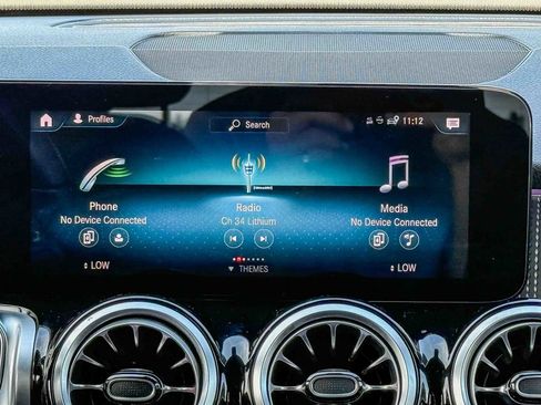 Used 2022 Mercedes-Benz GLB 250 4MATIC w/ Premium Package Lite image 14