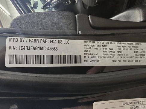 Used 2021 Jeep Grand Cherokee Laredo AWD/4WD image 32