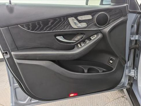 Used 2018 Mercedes-Benz GLC 300 image 13
