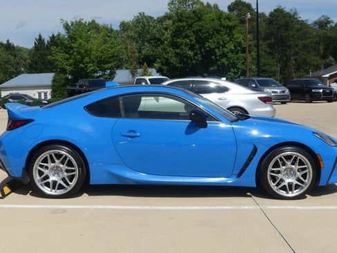 Used 2022 Toyota GR86 Premium RWD image 6