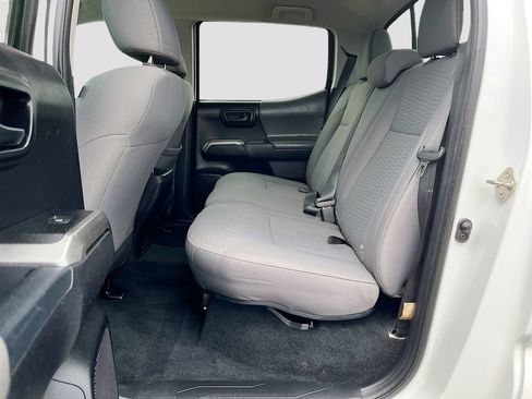 Used 2019 Toyota Tacoma SR5 AWD/4WD image 22
