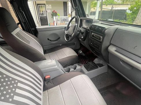 Used 1998 Jeep Wrangler SE AWD/4WD image 13