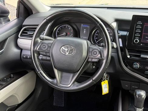 Used 2021 Toyota Camry SE FWD image 14