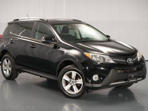 Used 2015 Toyota RAV4 XLE AWD/4WD image 9
