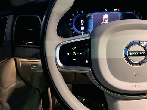 Certified 2024 Volvo XC90 B6 Plus w/ Protection Package Premier image 22