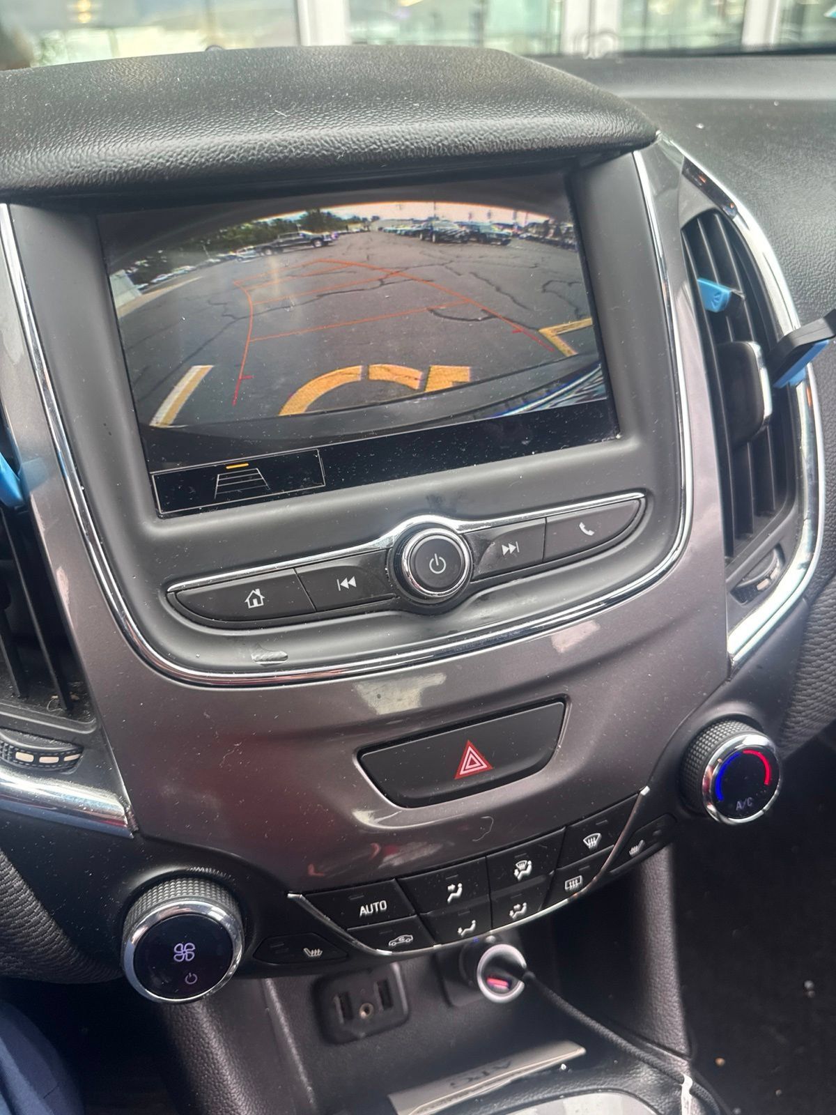 Used 2019 Chevrolet Cruze LT w/ LT Fleet Convenience Package FWD image 10