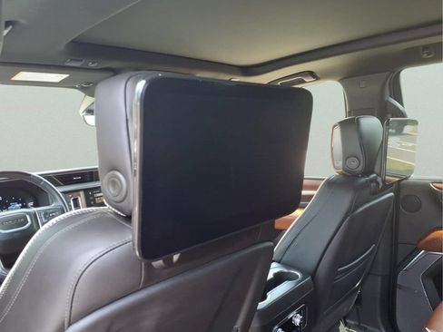 Used 2024 GMC Yukon Denali Ultimate AWD/4WD image 16