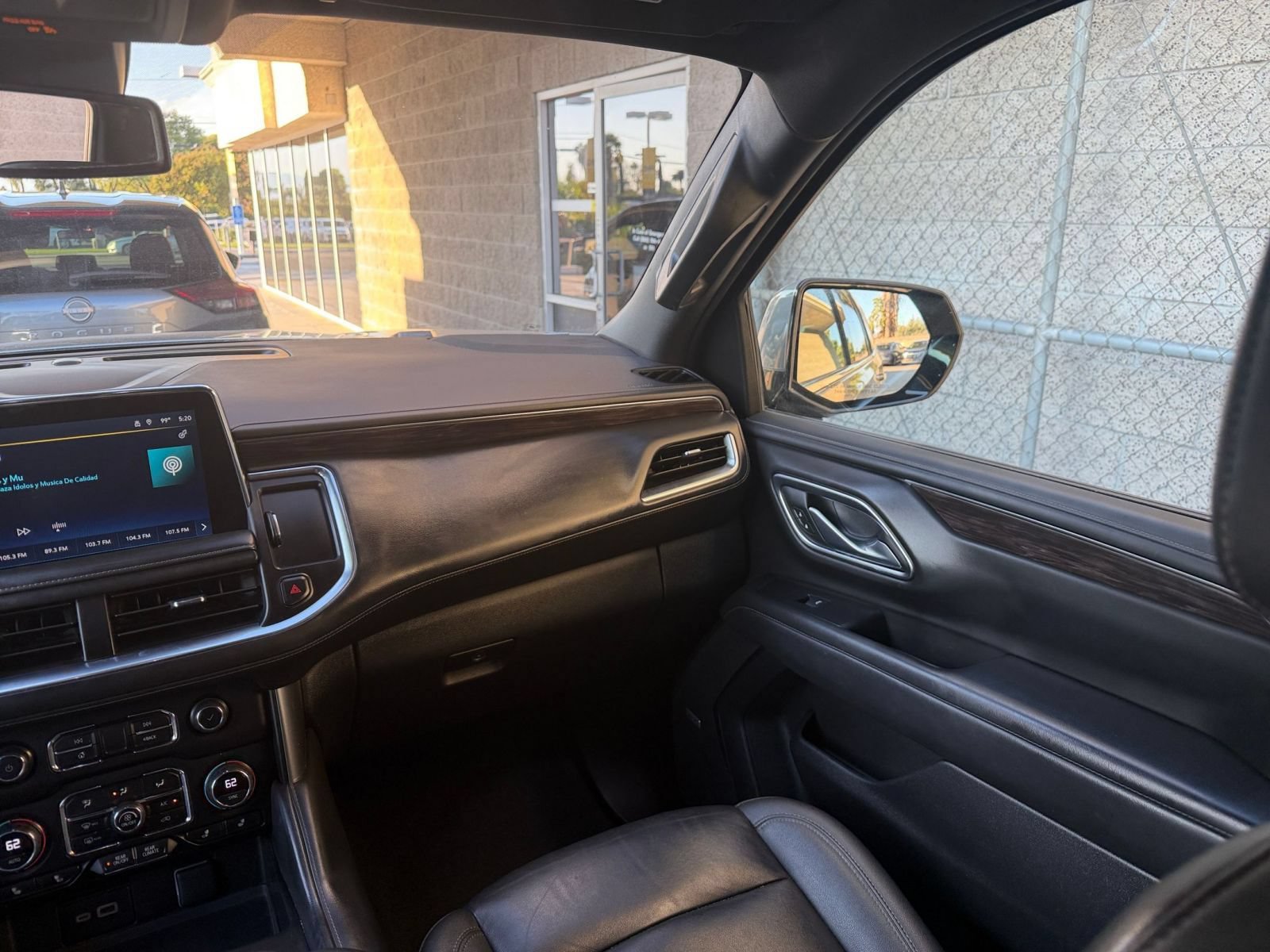 Used 2024 Chevrolet Tahoe LT w/ Luxury Package RWD image 37
