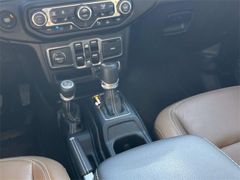 Used 2023 Jeep Wrangler Unlimited Sahara w/ Cold Weather Group image 15