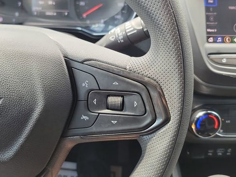 Used 2023 Chevrolet TrailBlazer LT FWD image 21