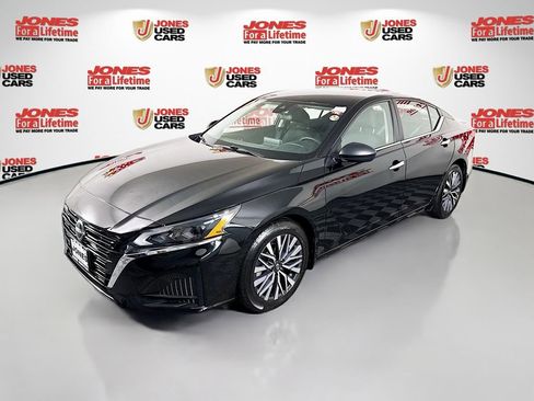 Certified 2024 Nissan Altima 2.5 SV FWD image 12