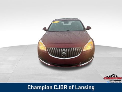 Used 2017 Buick Regal Sport Touring image 9