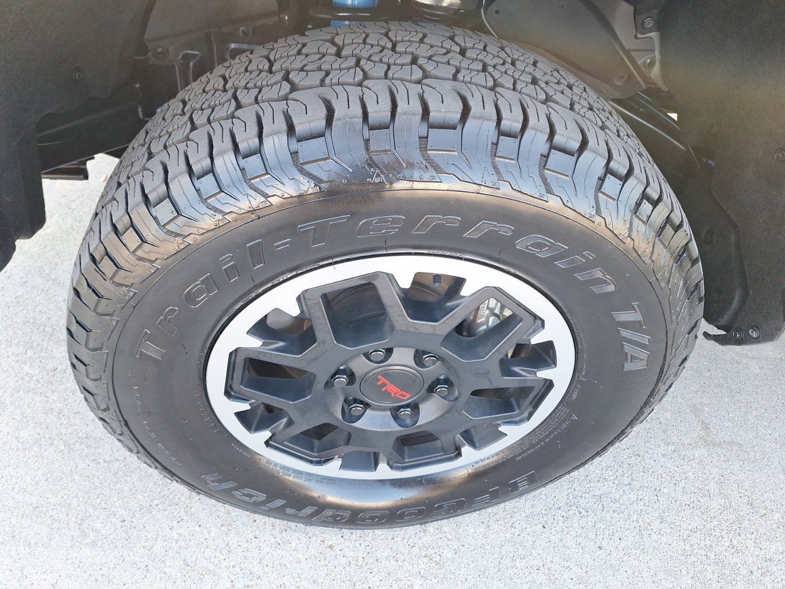 Used 2025 Toyota Tacoma TRD Off-Road AWD/4WD image 11