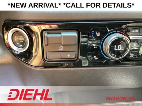 Used 2022 Chevrolet Silverado 1500 ZR2 w/ Technology Package AWD/4WD image 32