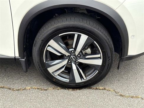 Used 2023 Nissan Rogue SL w/ SL Premium Package image 7