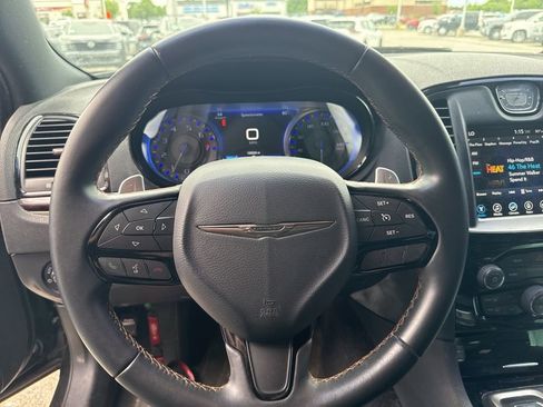 Used 2017 Chrysler 300 S w/ S Model Appearance Package RWD image 9