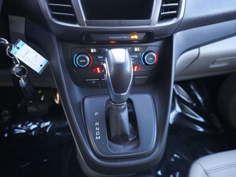 Used 2019 Ford Transit Connect XLT w/ XLT Premium Package image 19