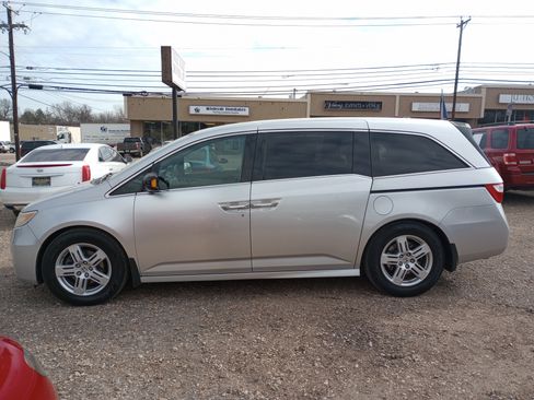 Used 2013 Honda Odyssey Touring image 4