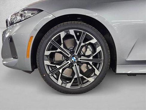 Used 2026 BMW 330i Sedan w/ Premium Package RWD image 9