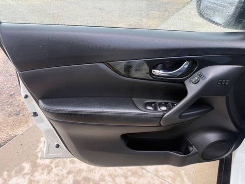 Used 2018 Nissan Rogue SL w/ Premium Package AWD/4WD image 15