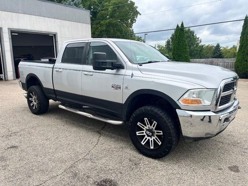 Used 2011 RAM 2500 SLT AWD/4WD image 2