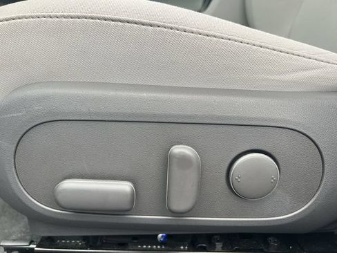 Certified 2025 Hyundai Kona SEL AWD/4WD image 26