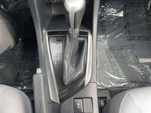 Used 2017 Toyota Corolla LE w/ Body Protection Package FWD image 19