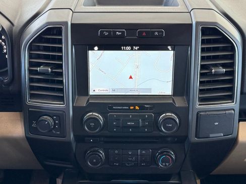 Used 2018 Ford F150 XLT w/ Equipment Group 302A Luxury AWD/4WD image 31