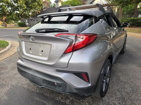 Used 2019 Toyota C-HR LE FWD image 7