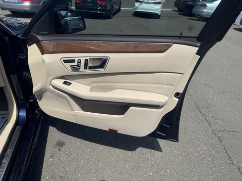 Used 2016 Mercedes-Benz E 350 4MATIC Sedan image 29