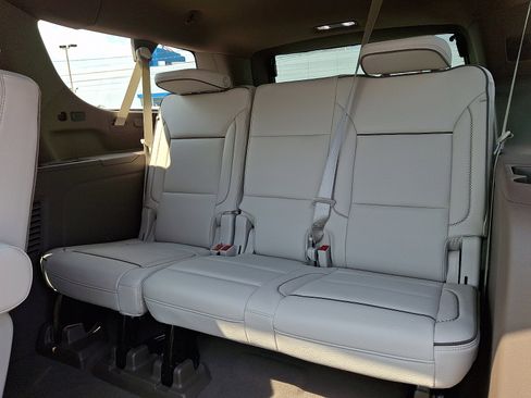 Used 2025 GMC Yukon XL Denali w/ Sun & Power Step Package AWD/4WD image 11