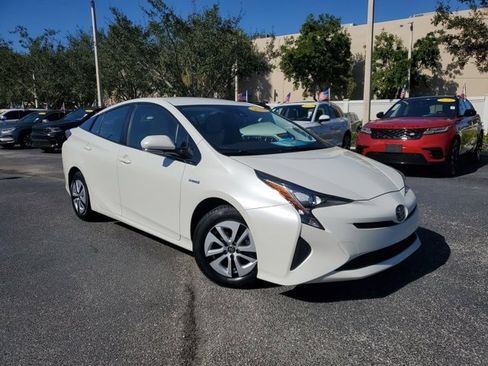 Used 2017 Toyota Prius Four image 27