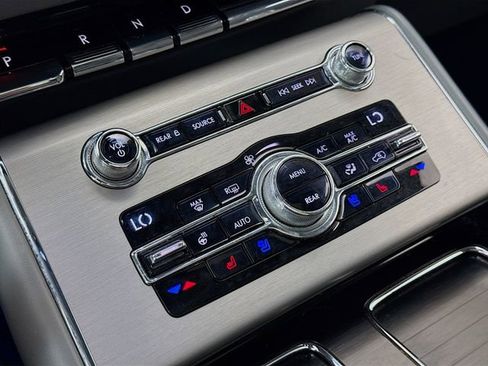 Used 2020 Lincoln Aviator Reserve w/ Equipment Group 202A AWD/4WD image 16