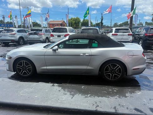 Used 2018 Ford Mustang Premium RWD image 4