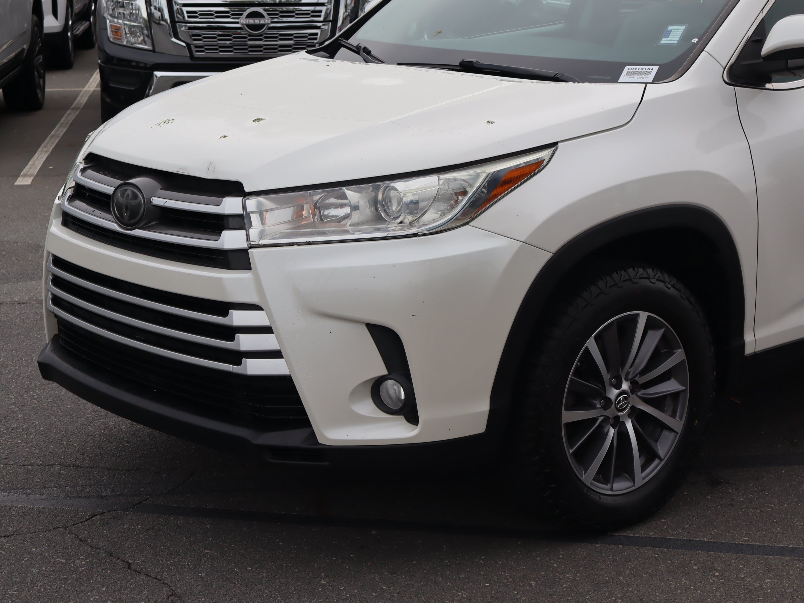Used 2019 Toyota Highlander XLE FWD image 6