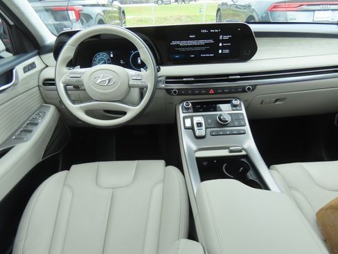 Used 2025 Hyundai Palisade Calligraphy FWD image 25