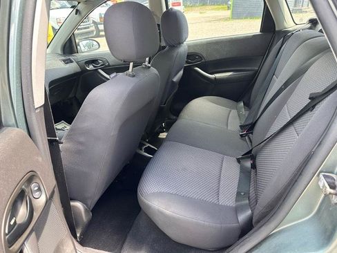 Used 2005 Ford Focus SES FWD image 14