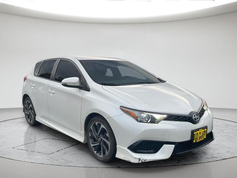 Used 2016 Scion iM FWD image 1
