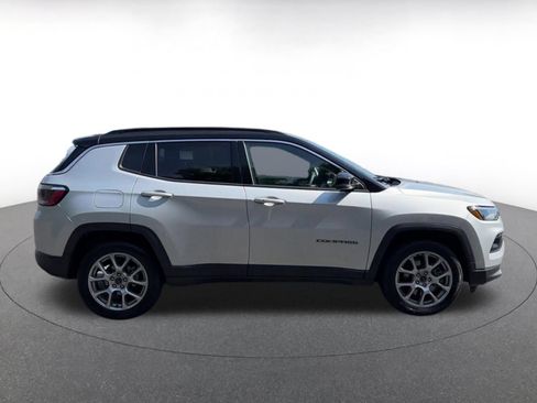 Used 2025 Jeep Compass Limited AWD/4WD image 13