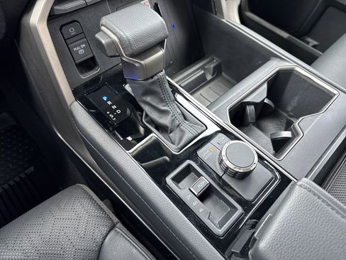 Used 2025 Toyota Tundra Limited AWD/4WD image 10